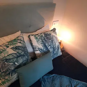 https://marques-studio.madeira-islandshotels.com
