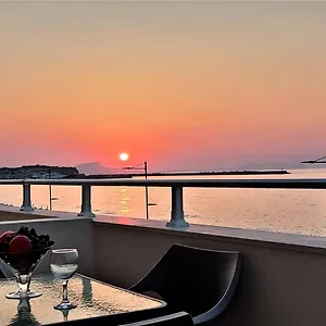 https://seperi-deep-blue-2.rethymnohotels.net