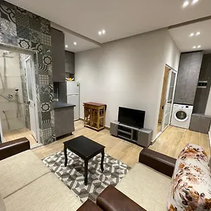 Modern 1 Bedroom Apartment
